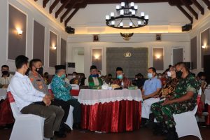 Kapolrestabes Surabaya  Inisiasi  Pertemuan Lintas Agama Jelang Perayaan Imlek 2573