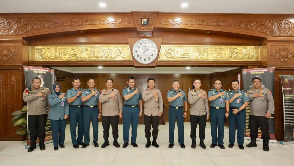 Kapolda Jatim Menerima Kunjungan Kehormatan Pangkoarmada II dan Danlantamal V Surabaya di Polda Jatim